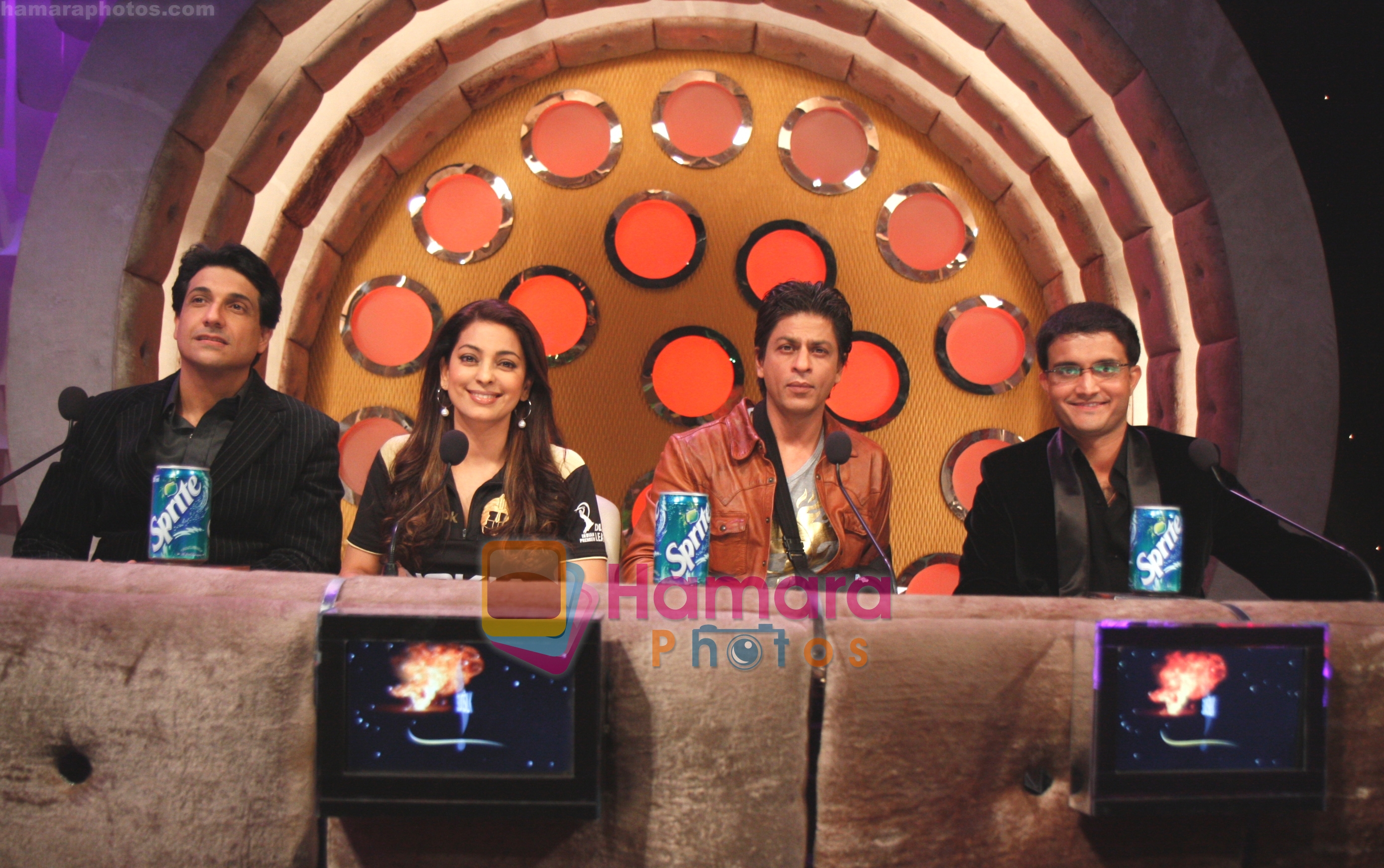 Shahrukh Khan, Juhi Chawla, Shiamak Davar, Saurav Ganguly at the grand finale of Knight and Angels on 31st March 2009 