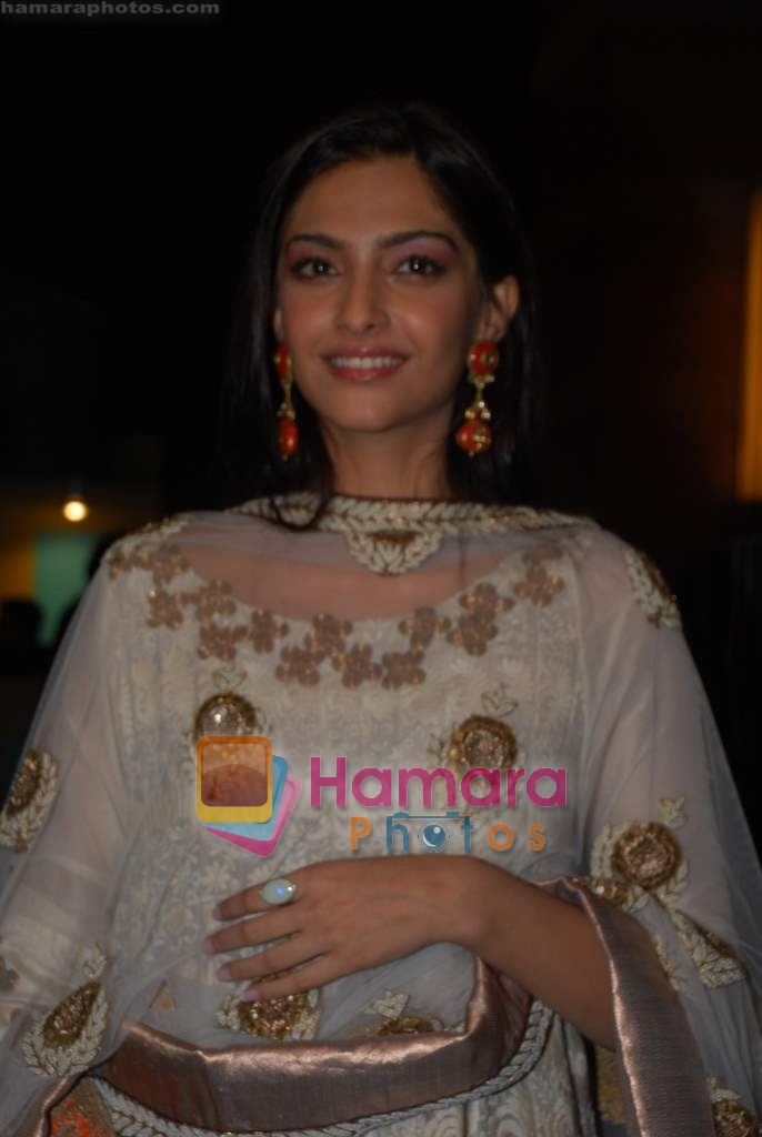 Sonam Kapoor at Lakme Fashion Week 2009 Day 5 on 31st March 2009 