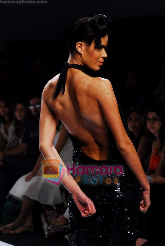 Model walk the ramp for Narendra Kumar Show at Lakme Fashion Week Day 5 on 31st March 2009 
