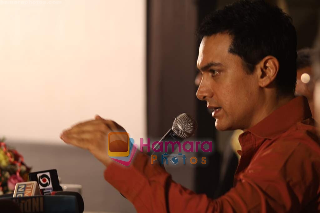 Aamir Khan at ADR election media press meet in Mehboob Studios on 31st March 2009 