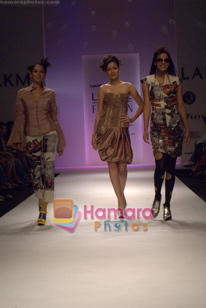 Model walk the ramp for Narendra Kumar Show at Lakme Fashion Week Day 5 on 31st March 2009