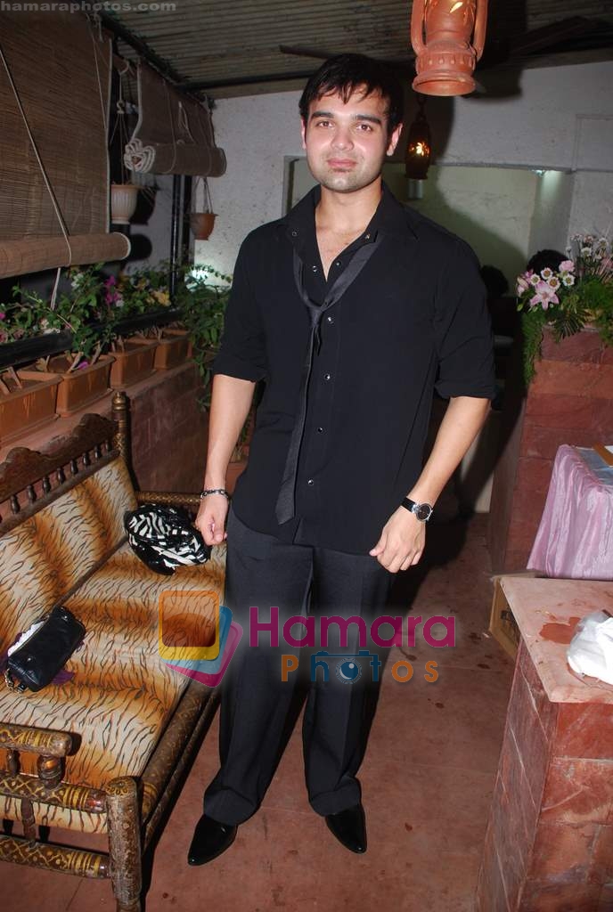 Mimoh Chakraborty at Dance India's bash on occasion of Remo's bday in Andheri on 2nd April 2009 