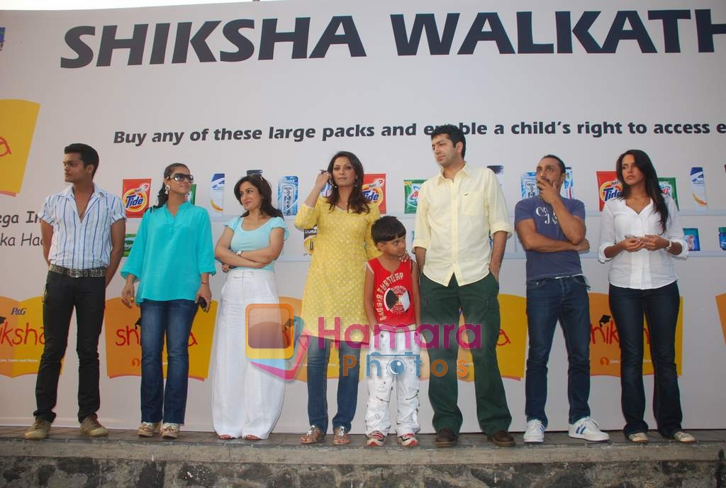 Kajol, Diana Hayden, Tisca Chopra, Kunal Kohli, Neha Dhupia, Rahul Bose at Shiksha walkathon in Taj Land's End on 3rd April 2009 