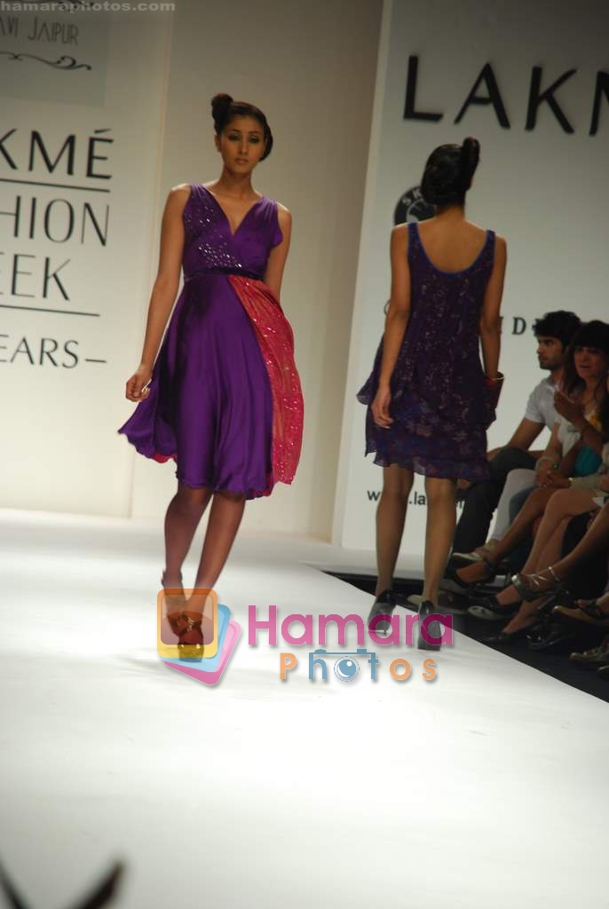 Model walk the ramp for Jyotee Khaitan at Lakme Fashion week day 4 on 30th March 2009 