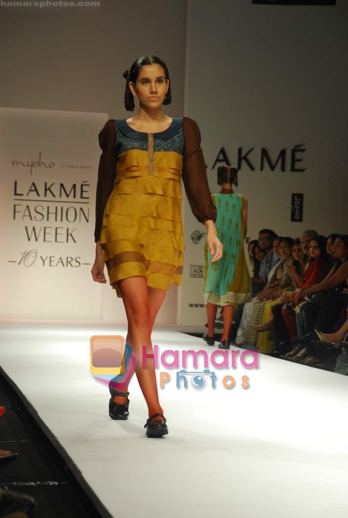 Model walk the ramp for Kiran and Meghna at Lakme Fashion week day 4 on 30th March 2009 