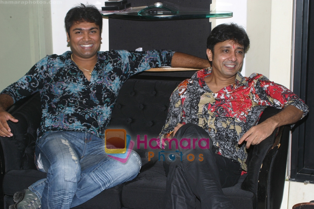 Sanjeev (Music Director), Sukhvinder Singh (Singer) at Shaadi Ke Liye Loan launch 1