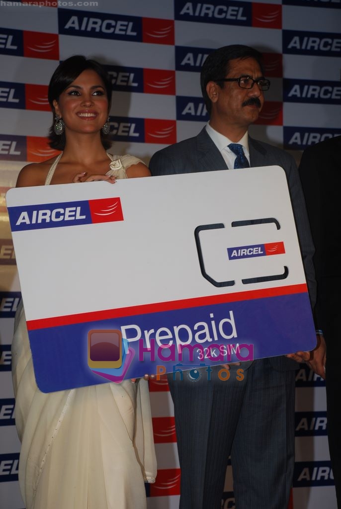 Lara Dutta makes first call on Aircel in Taj Lands End, Bandra, Mumbai on 9th April 2009 
