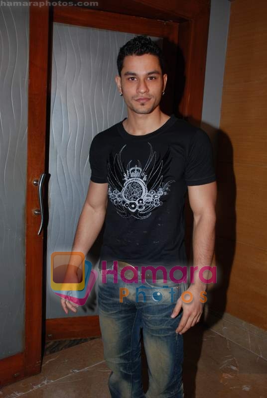 Kunal Khemu at the Media meet of Mumbai Indians along with the cast and crew of 99 in Taj President on 15th April 2009