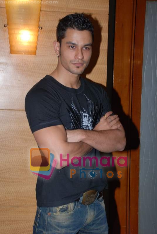 Kunal Khemu at the Media meet of Mumbai Indians along with the cast and crew of 99 in Taj President on 15th April 2009 