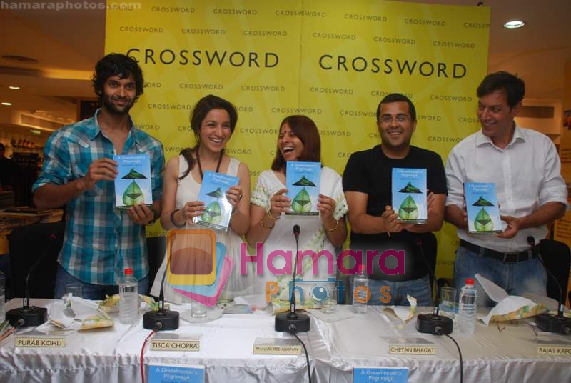 Purab Kohli, Tisca Chopra, Manjushree Abhinav, Chetan Bhagat, Rajat Kapoor at the Launch of Manjushree Abhinav's Book The Grasshopper's Pilgrimage on 15th April 20 
