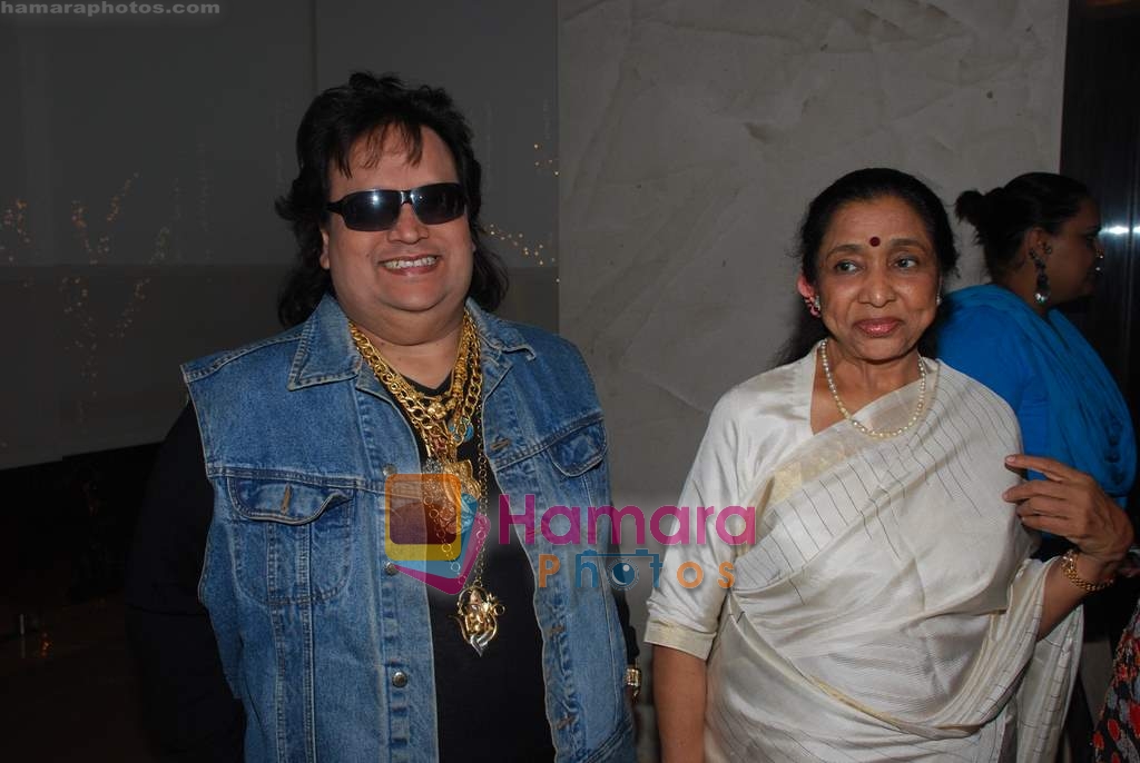 Asha Bhosle, Bappi Lahiri at Poonam Dhillon's birthday bash in Andheri on 18th April 2009 