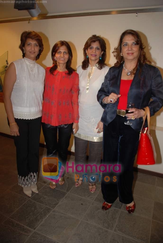 Zarine Khan at the inauguration of Mala Sethi's exhibition in Point of View, Colaba on 20th April 2009 