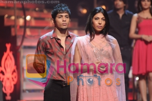 Shilpa and Deepak on the sets of Jhalak Dikhhla Jaa on 25th April 2009