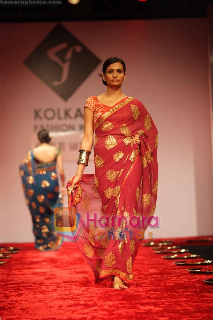 Model walk the ramp for Anjana Bhargava at Kolkata Fashion Week day 3 on 4th April 2009 