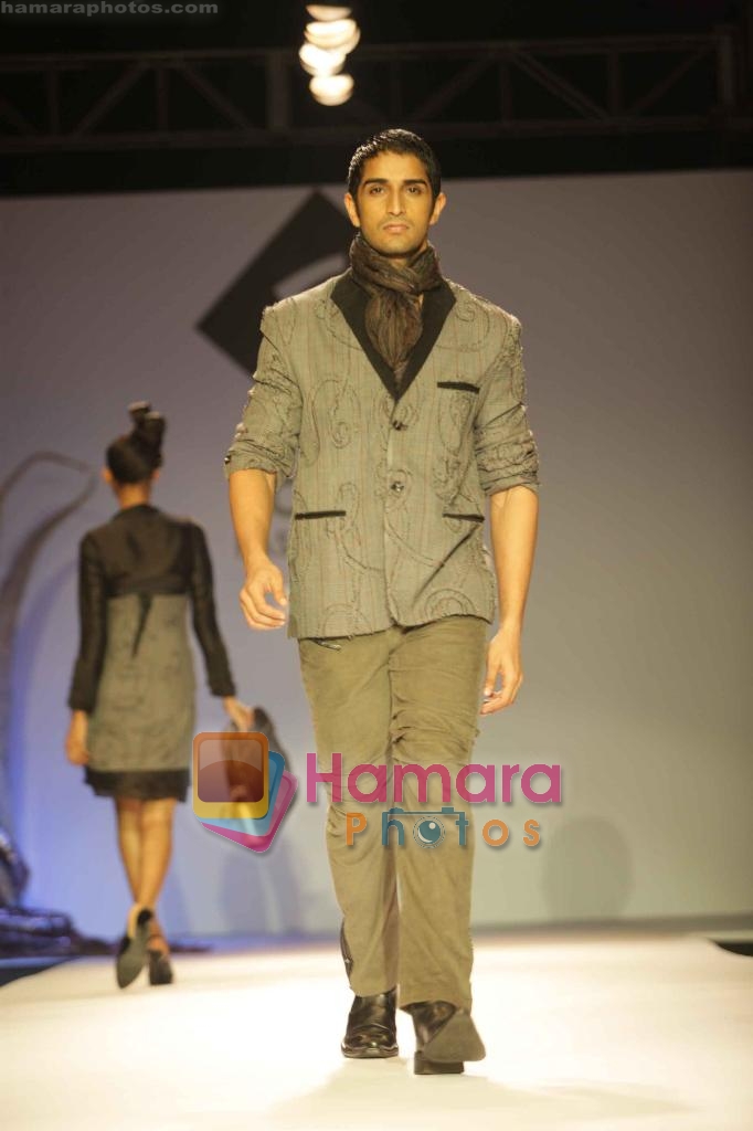 Model walk the ramp for Abhishek  Dutta at Kolkata Fashion Week day 1 on 2nd April 2009 