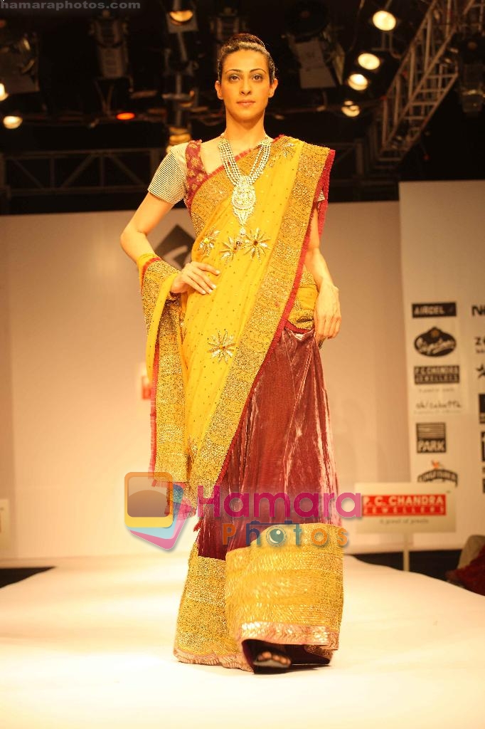 Model walk the ramp for PC Chandra at Kolkata Fashion Week day 2 on 3rd April 2009 