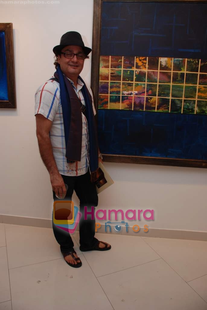 Vinay Pathak at designer Gauri Sahni's exhibition in Jehangir on 4th May 2009 