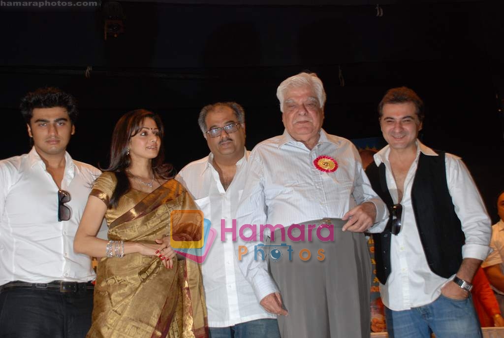 Sridevi, Boney Kapoor, Sanjay Kapoor at Dadasaheb Phalke Award in Bhaidas Hall on 4th May 2009 
