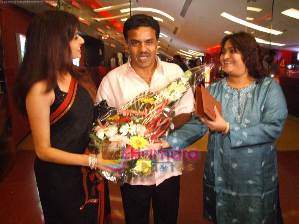 Bhagyashree at Marathi movie premiere - Zhak Marli Bayko Keli in Cinemax on 6th May 2009 