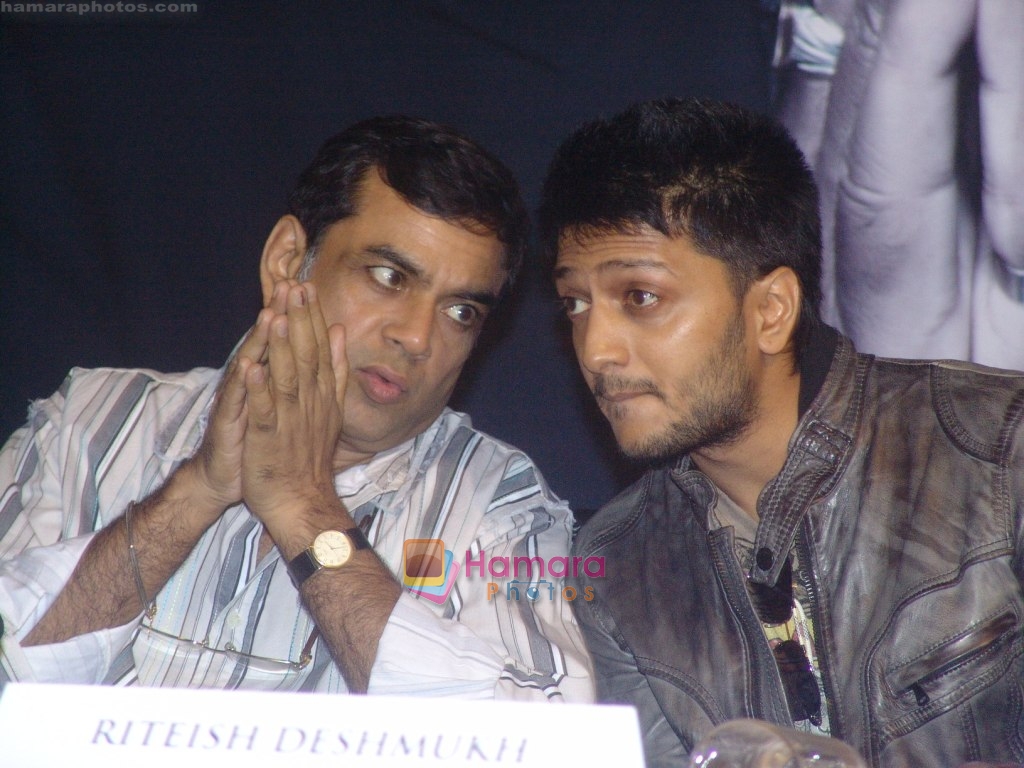 Paresh Rawal & Retiesh Deshmukh at the press conference of film Rann in Religare Arts Gallery, New Delhi on 6th May 2009
