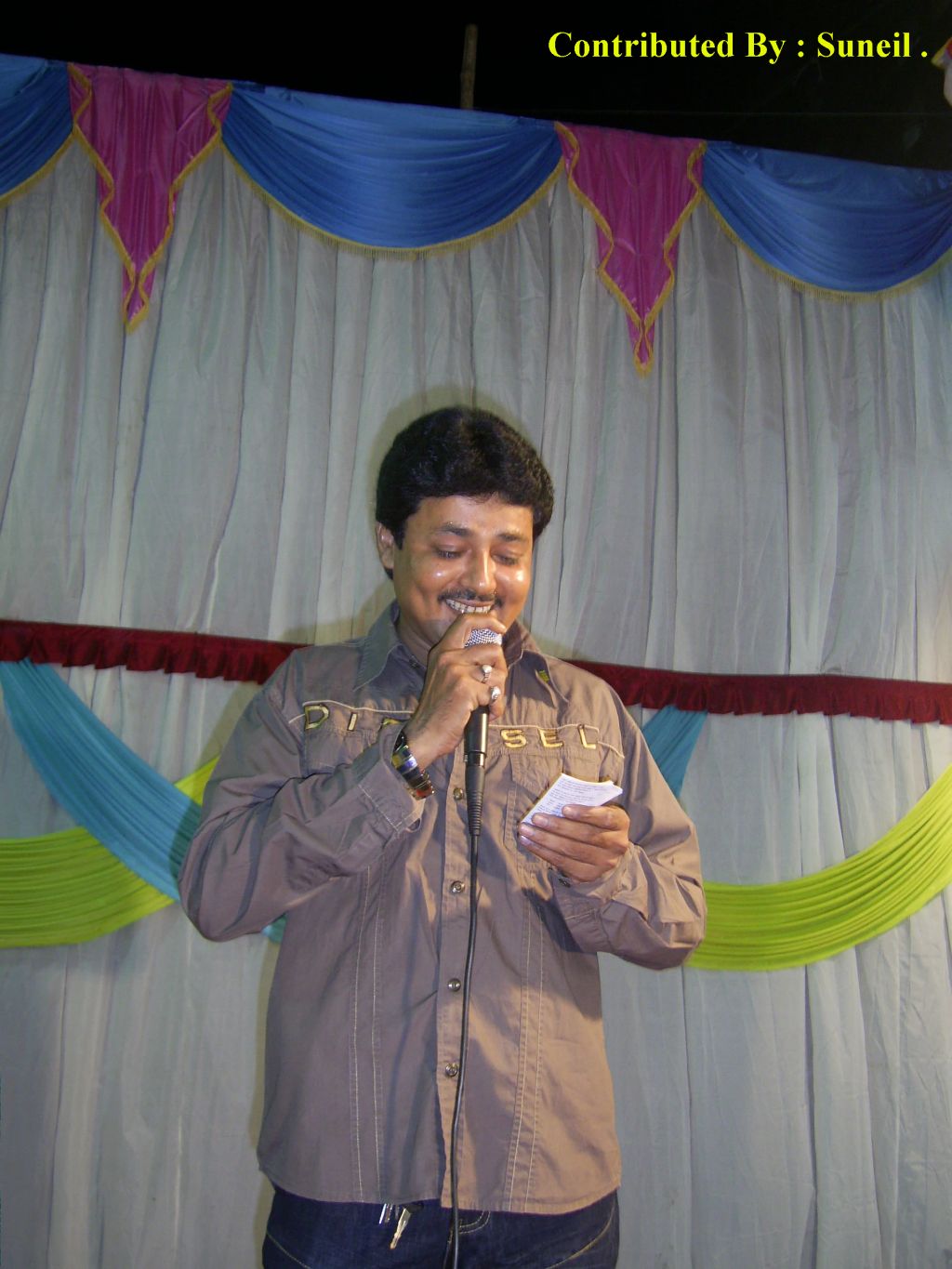 Iqbal at the melodius musical evening in the loving memory of Immortal Rafi Saab on 28th April 2009