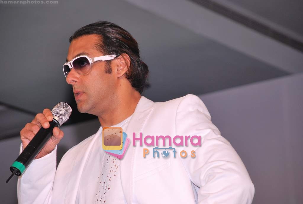 Salman Khan at the launch of the second season of Dus Ka Dum on 21st May 2009 