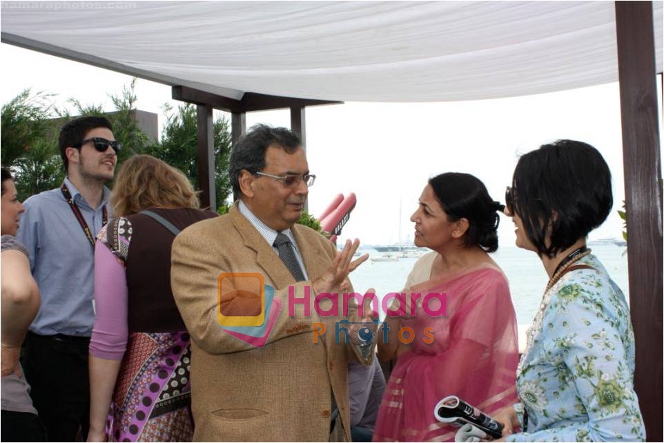 Subhash Ghai, Deepti Naval at Cannes on 16th May 2009 