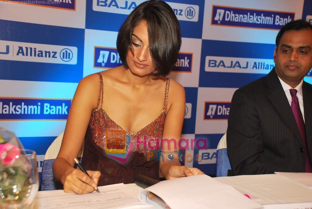 Ekta Chaudhry at Bajaj Allianz association with Dhanlakshmi Bank in Trident on 28th May 2009 