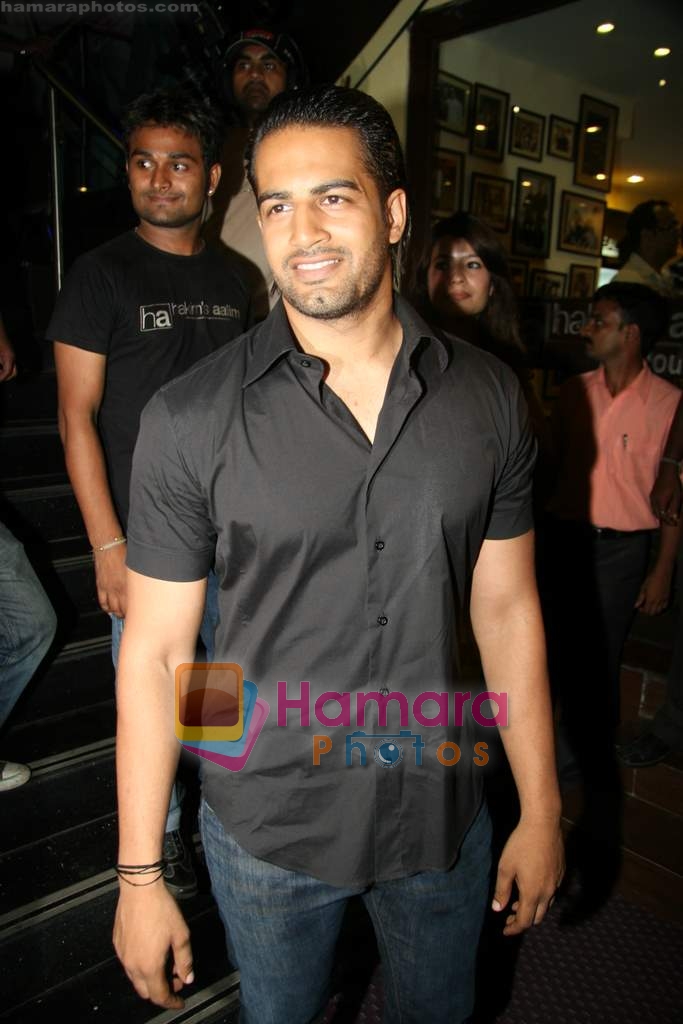 Upen Patel at Aalim Hakim salon launch at True Fitness on 29th May 2009  