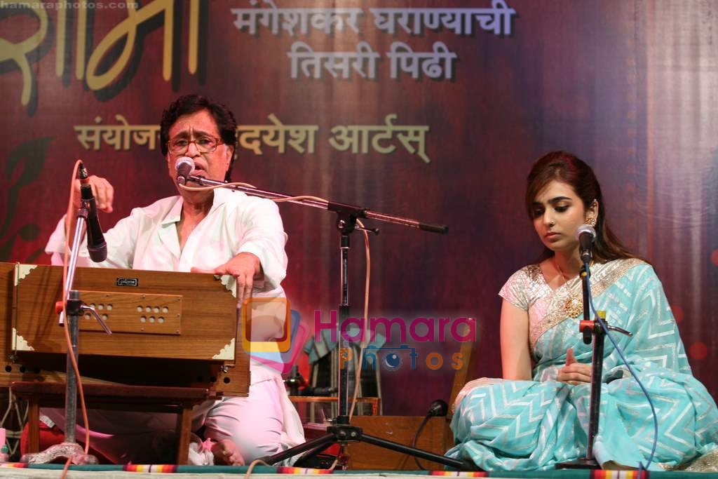 Jagjit Singh, Radha Mangeshkar at the album Launch of Radha Mangeshkar in Dinanath Mangeshkar Hall on 29th May 2009 