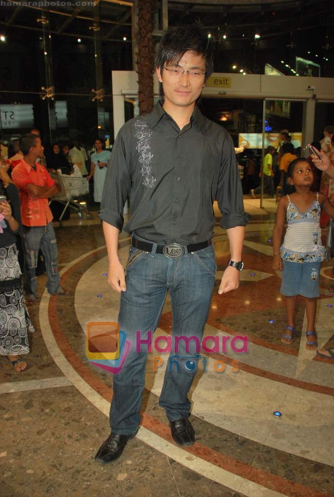 Chang at Aalim Hakim salon launch at True Fitness on 29th May 2009 