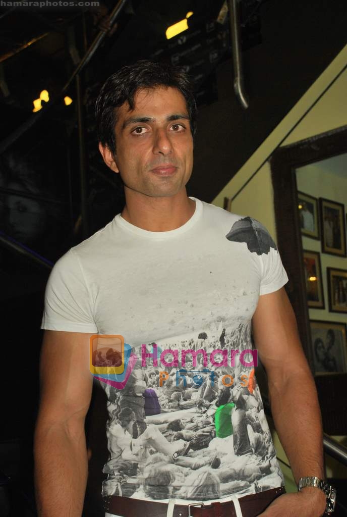 Sonu Sood at Aalim Hakim salon launch at True Fitness on 29th May 2009 