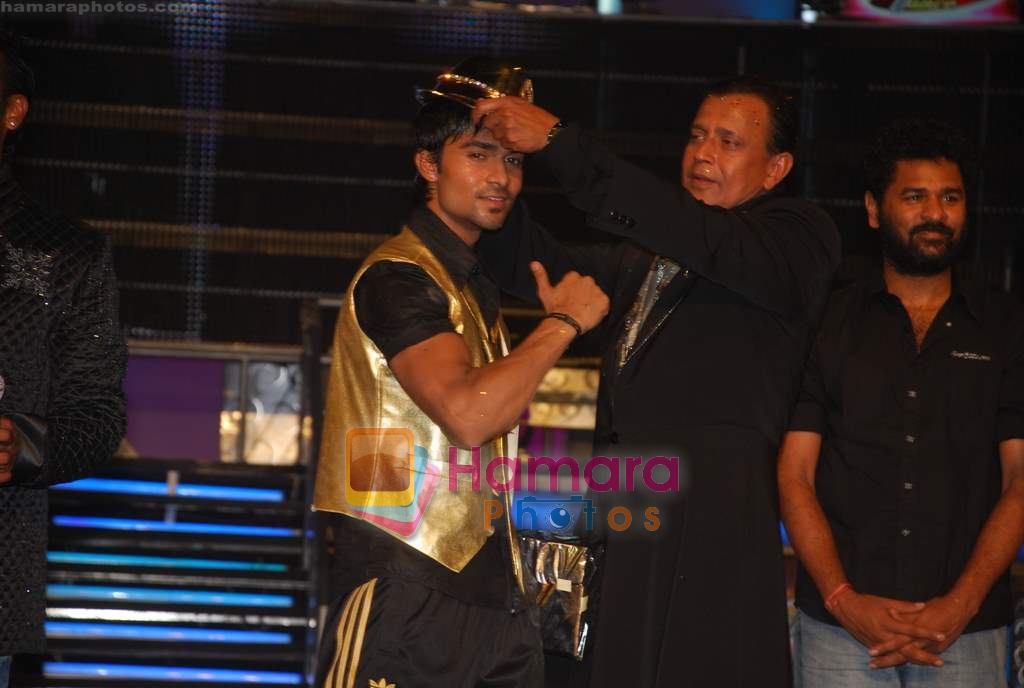 Mithun Chakraborty, Prabhu Deva at the grand finale of Dance India Dance in Andheri Sports Complex on 30th May 2009 