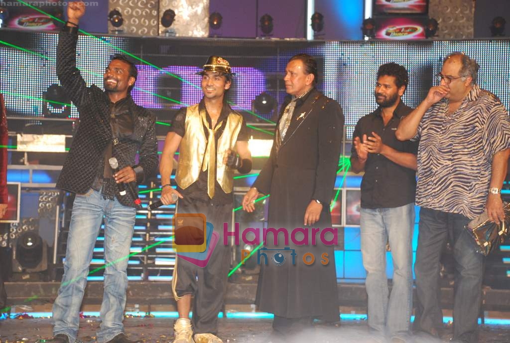Remo, Mithun, Boney Kapoor, Prabhu Deva at the grand finale of Dance India Dance in Andheri Sports Complex on 30th May 2009 