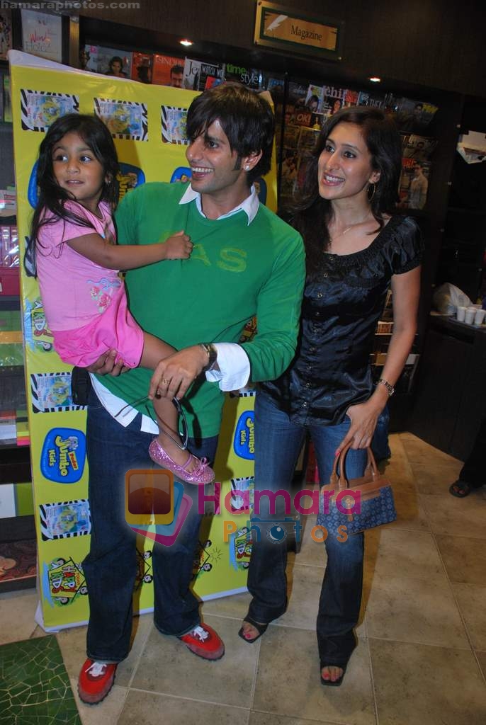Teejay Sidhu and Karnveer at Poddar's Zelda book launch in Granth Book Store on 5th June 2009 