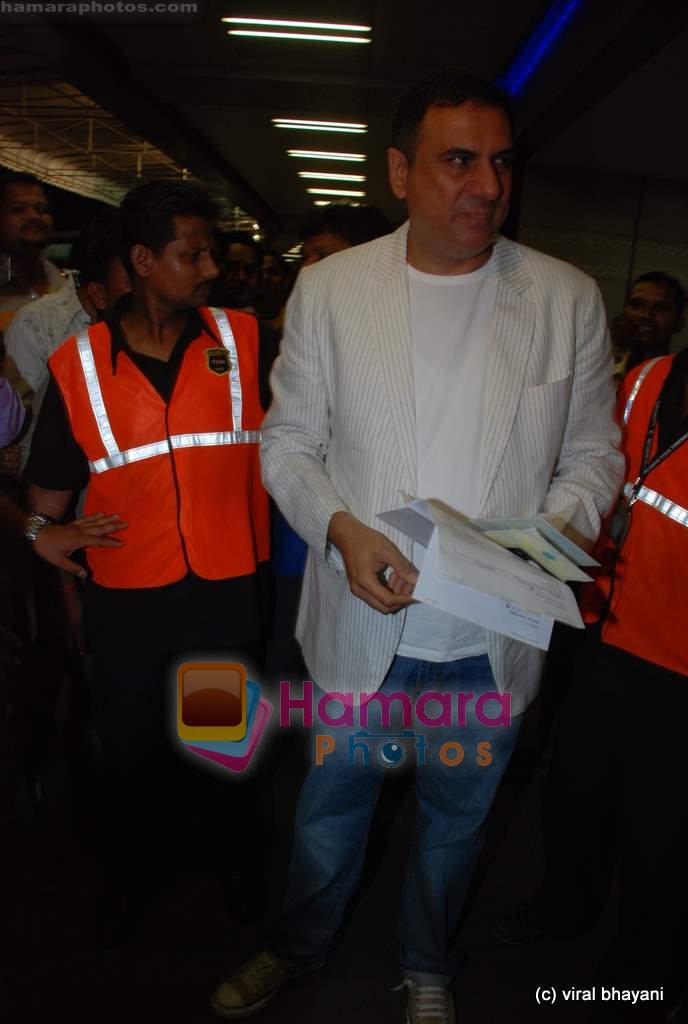 Boman Irani at IIFA DEPARTURE in Mumbai Airport on 6th June 2009 