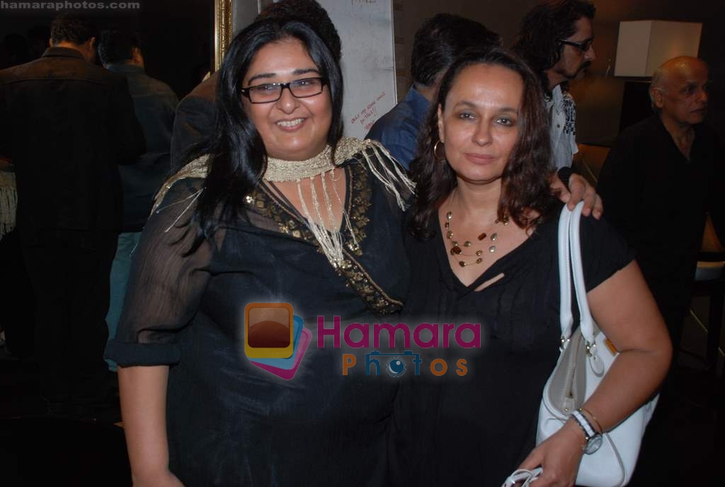 Soni Razdan, Vinta Nanda at the launch of Vinta Nanda's film with bash in D Ultimate Club on 8th June 2009 