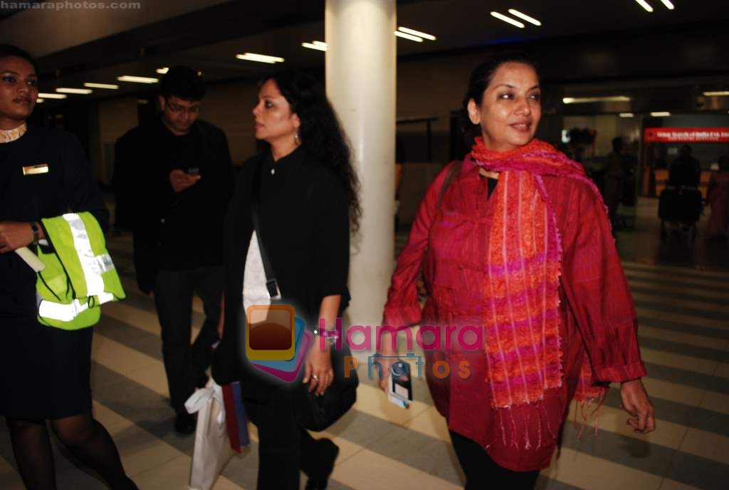 Shabana and Tanvi Azmi arrive at Mumbai Airport from IIFA, Macau on 14th June 2009 