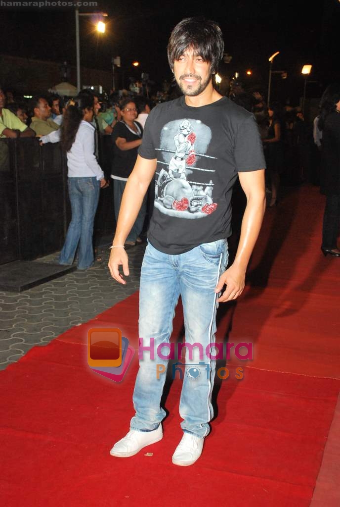 Aashish Chaudhry at the Paying Guests film premiere in Cinemax on 19th June 2009 