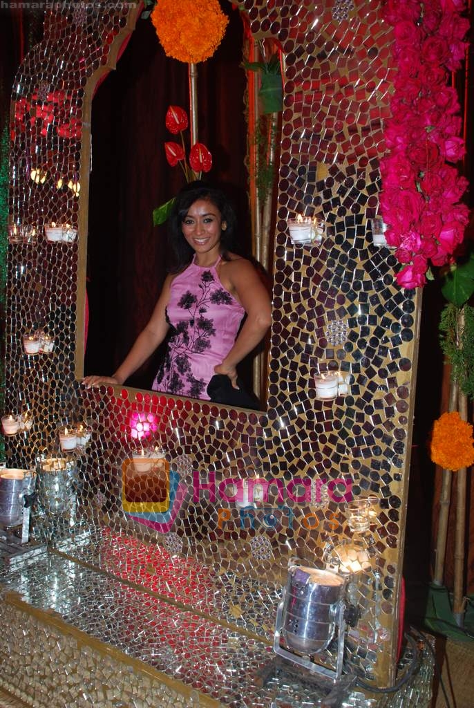 Gayatri Patel at Shagun show by Neeta Lulla on 21st June 2009 