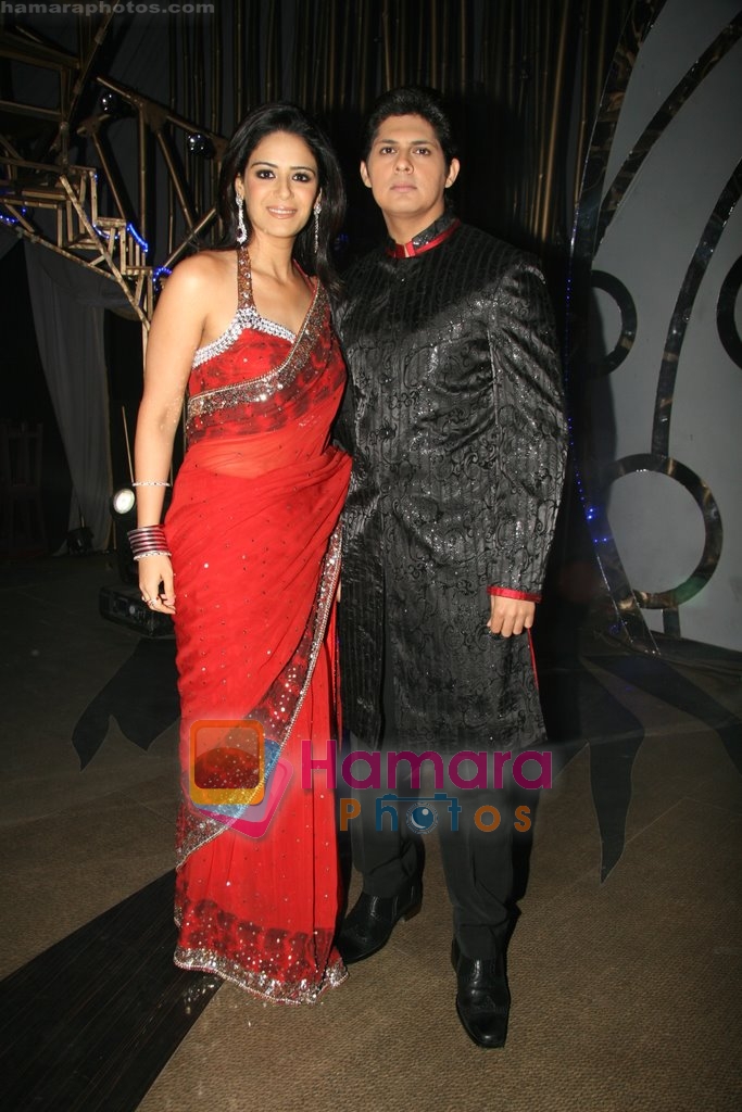 Mona Singh, Vishal Malhotra on the sets of Entertainment Ke Liye Kuch Bi Karega in Yashraj Studios on 22nd June 2009 