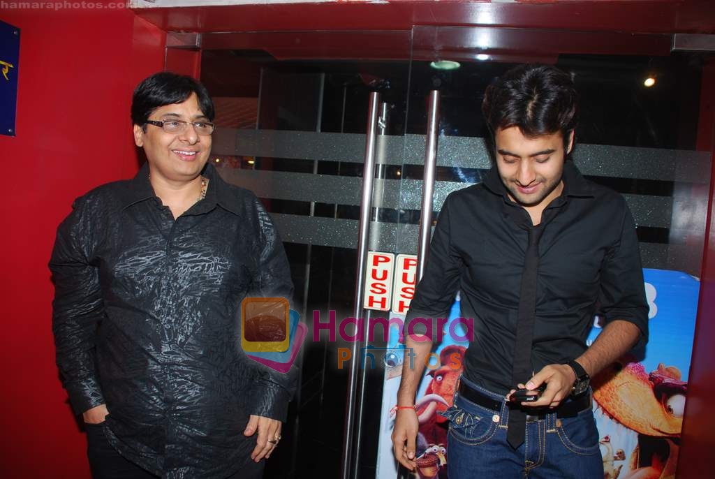 Jacky and Vashu Bhagnani at Kambakkht Ishq special screening in PVR on 1st July 2009 