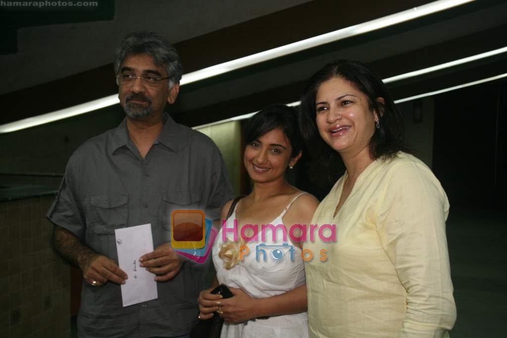 Divya Dutta, Kunika at Sophie  Chaudhary's play 1-888-dial-india premiere in St Andrews on 5th July 2009 