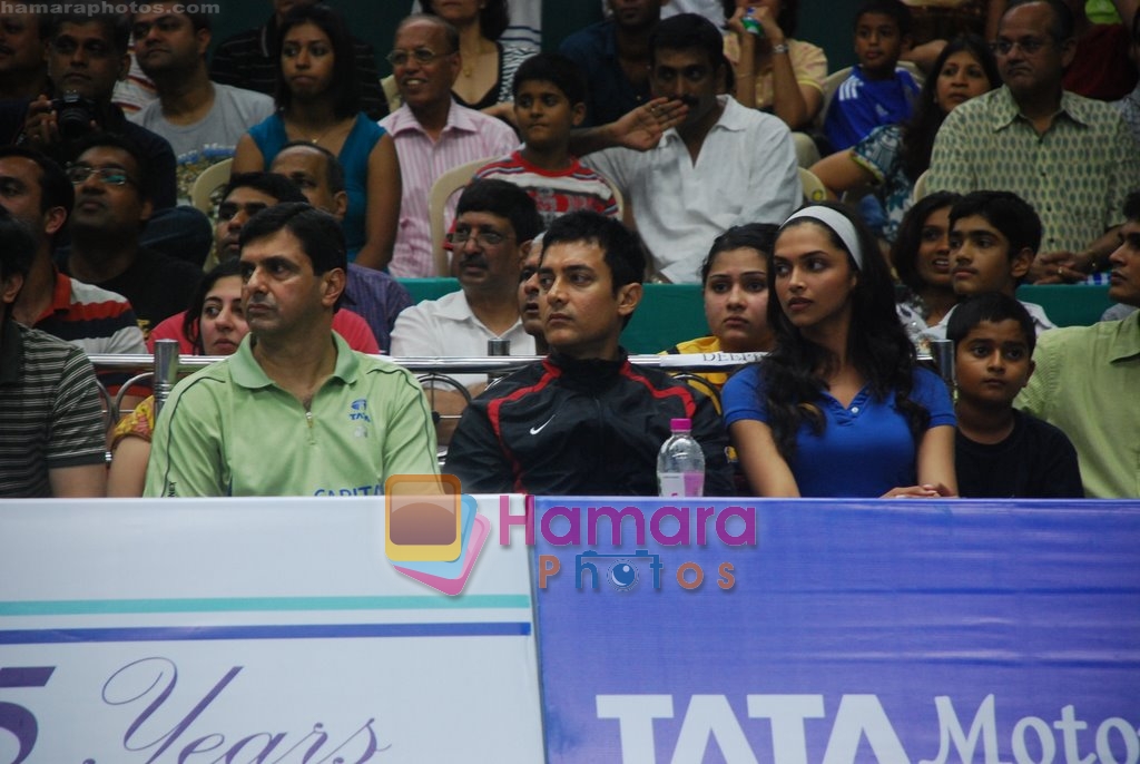 Aamir Khan, Deepika Padukone at Tata Open finale in CCI, Mumbai on 5th June 2009