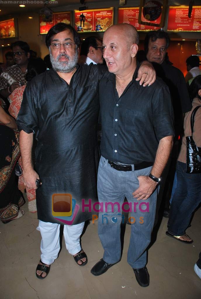 Anupam Kher at Sankat City premiere in PVR on 8th July 2009 
