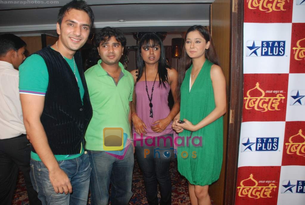 Parul Chauhan, Sara Khan at Star Plus big bash for serial Bidaai in Ramee on 9th July 2009 