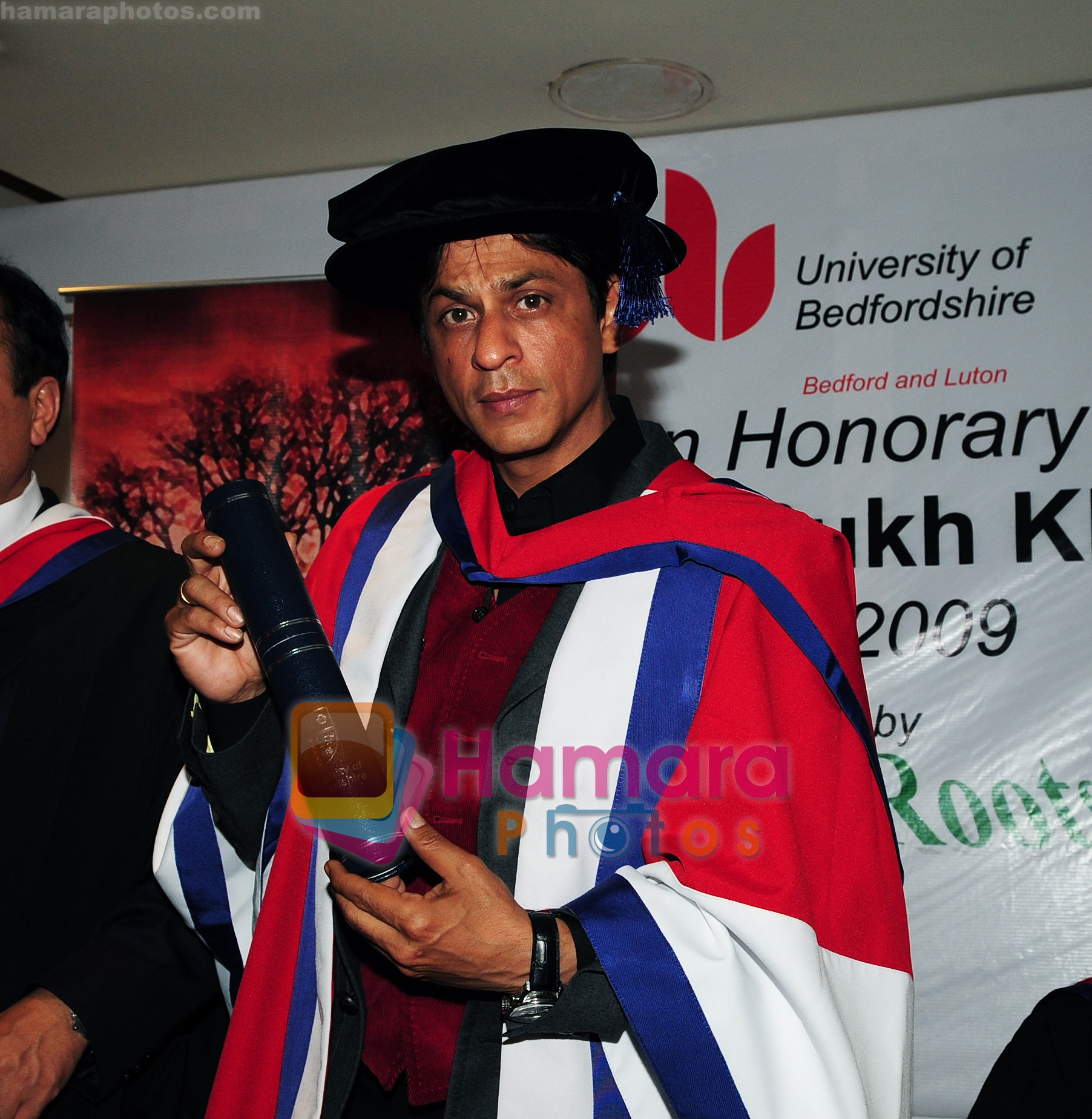 Shah Rukh Shah with his honorary doctorate in University of Bedfordshire on 10th July 2009  