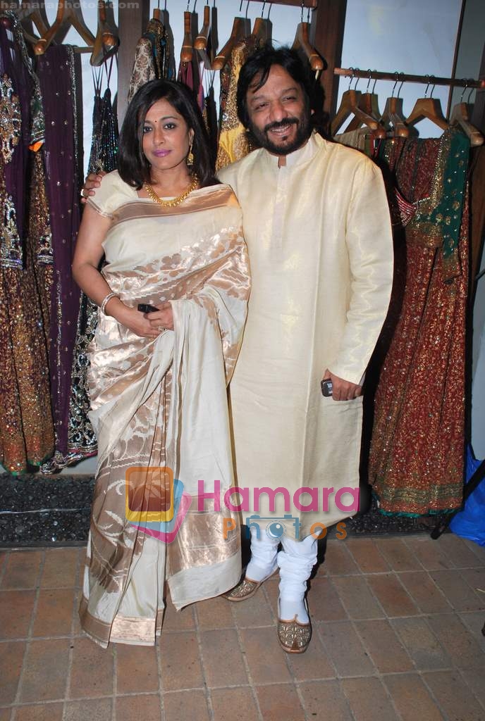 Sonali and Roop Kumar Rathod at Vikram Phadnis fashion event in Fuel on 14th July 2009 
