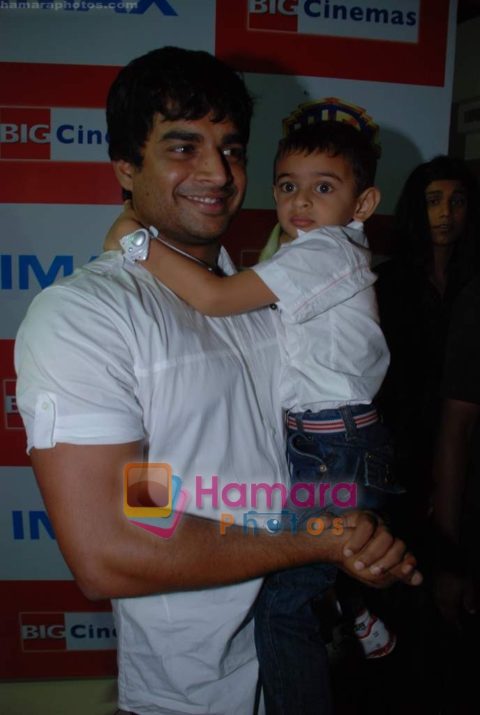 Madhavan with his son at Harry Potter 6 premiere in IMAX Wadala on 15th July 2009 