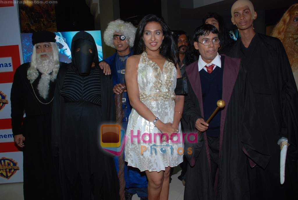 Rituparna Sengupta at Harry Potter 6 premiere in IMAX Wadala on 15th July 2009 